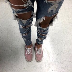 american eagle high rise ripped jeans. size 10